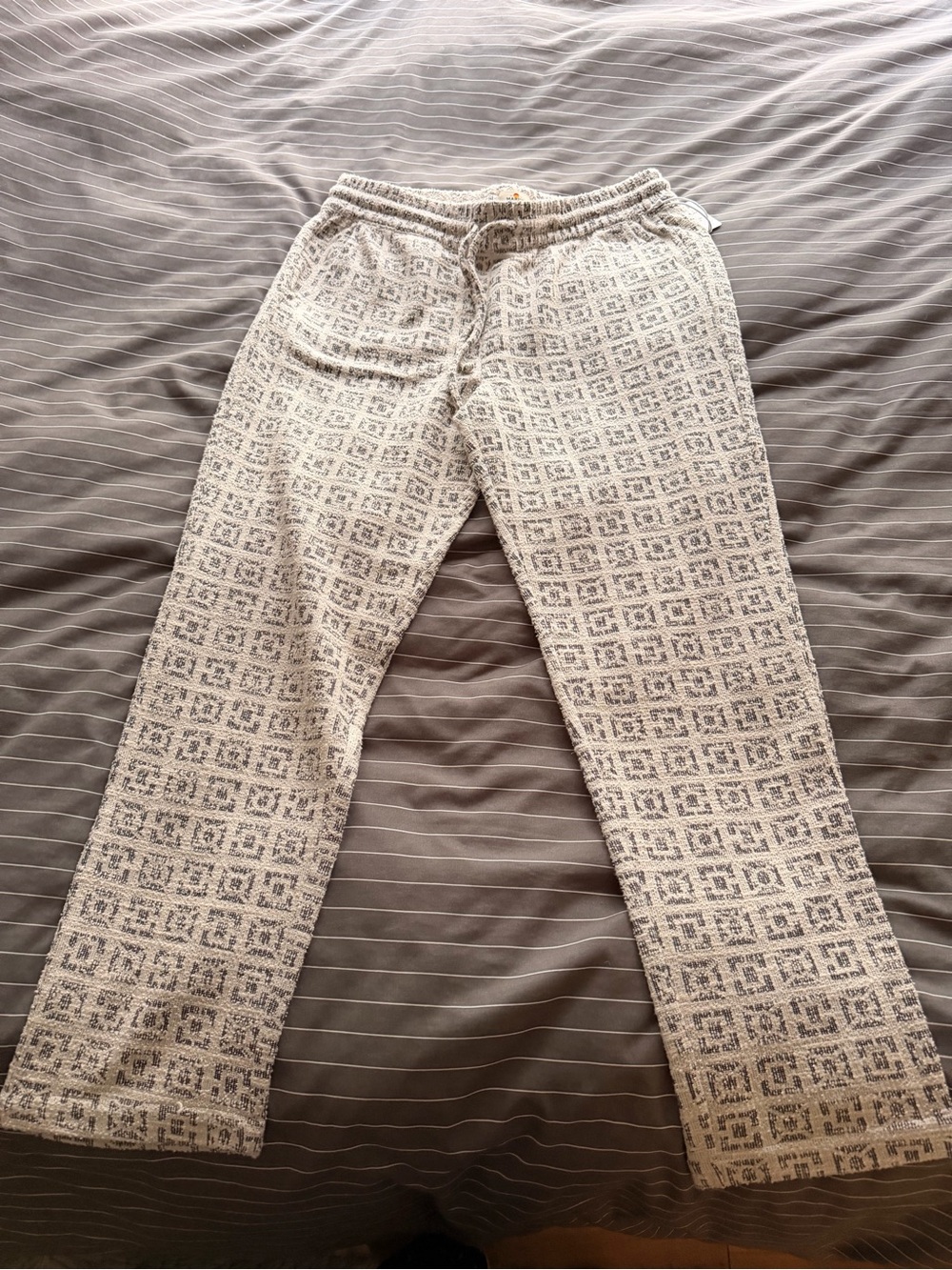 Marine Layer Men's Geometric Knit Sweatpants in Cream and Gray